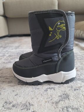 Ahannie Kids' Gray Snow Boots with Lime Dinosaur Accent